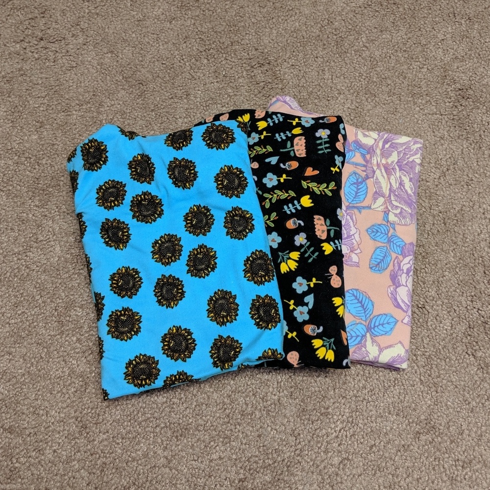 3 pairs tall and curvy Lula Roe Leggings